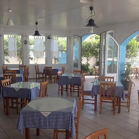 Hotel Manos 2*